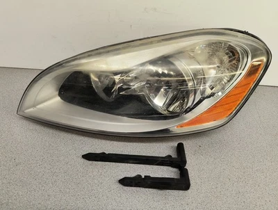 Farol halógeno esquerdo para motorista Volvo XC60 2011-2013 30763147 - Imagem 1 de 4