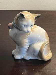 Nao by Lladro Kätzchen Porzellan Figur 1985 "sitzend hübsch" Rentner - Bild 1 von 3