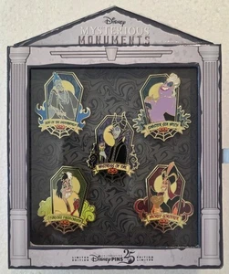 Disney Parks 5 Pin Box Set 2025 LE 2000 Mysterious Monuments Villains Halloween - Bild 1 von 4