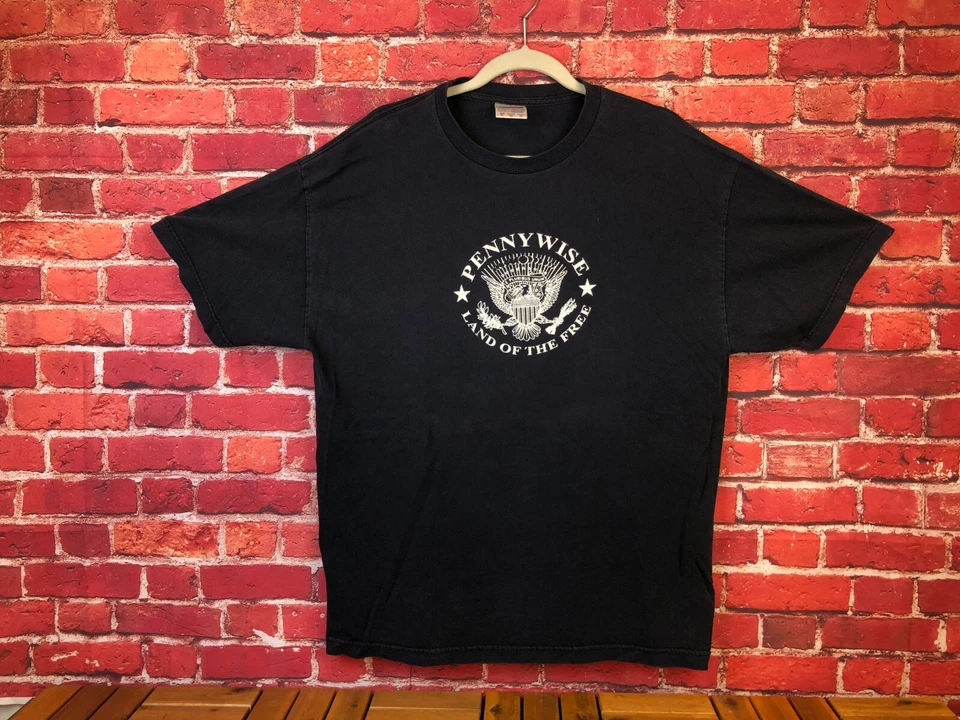 CAMISETA De Colección RARA PENNYWISE LAND OF THE FREE Banda de Punk Rock Gira Talla XL Bonita Foto 1 de 4