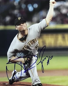 Wandy Rodriguez SIGNED AUTOGRAPHED 8x10 Photo Pittsburgh PIRATES 2 - Picture 1 of 2