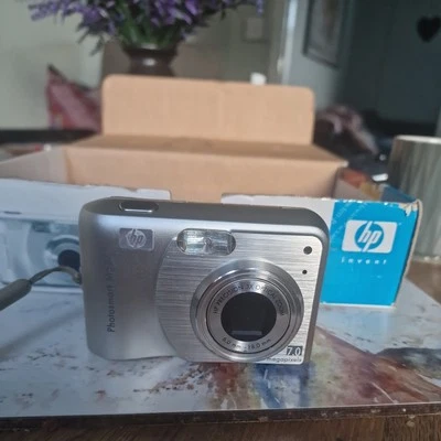 HP Digital Camera Photosmart M627 7.0MP Silver Tested - Image 1 of 4