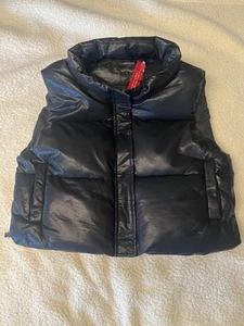 Carbon 38 women’s Large Black Puffer Vest New w Tags $ 375 - Picture 1 of 10
