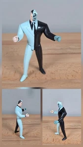 Vintage DC Comics Kenner Two-Face 1998 Action Figure Toy 5" Gray Suit SHIPS FAST - Picture 1 of 6