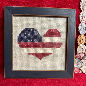 Handgefertigte Kreuzstich Betsy Ross amerikanische Flagge im Rahmen mit Glas mit Etikett - Bild 1 von 5