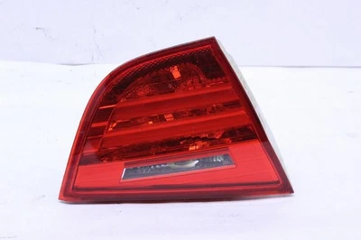 Luz trasera izquierda BMW 328i 335i M3 E90 2009-2011 OEM usada Foto 1 de 4