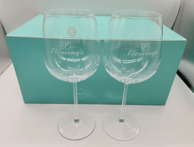 Juego de 2 copas de vino de cristal Tiffany & Co de 9,5” de alto x 4” con logotipo de vino de Fleming grabado Foto 1 de 4