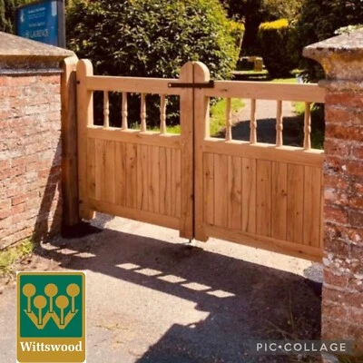 Green Oak Bespoke Pair of Gates. Turned Spindles - MADE TO ORDER DG8 - Image 1 of 4