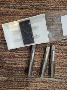 3-teiliges Set Wells Tool Company 7/8-9NC Carbon Hochgeschwindigkeits-Schliffgewindebohrer Neu - Bild 1 von 4