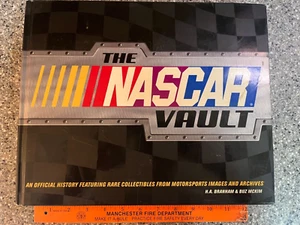 Das NASCAR Vault Sammlerbuch von H.A.Branham und Bus McKim - Bild 1 von 17