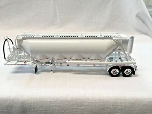 J & L Pneumatic Vacuum Tanker Trailer All White DCP First Gear Farm Toy  #4273 - Picture 1 of 4