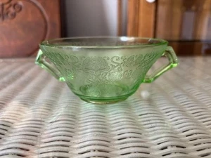 Hazel Atlas Florentine NO. 2 Poppy Green Two-Handled Cream Soup Bowl Qty 1 - Picture 1 of 4