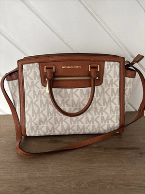 Bolsa de mão Michael Kors Selma logotipo assinatura grande satchel 30T4GLZS3B baunilha - Imagem 1 de 4
