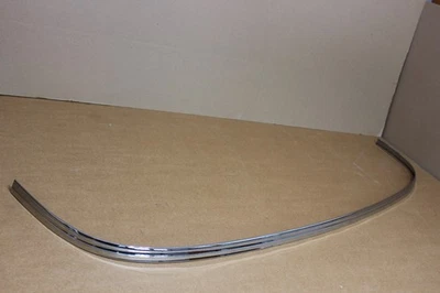 Ford HT Crown Victoria 1955 2 puertas ventana inferior trasera moldura de acero inoxidable Foto 1 de 4