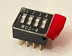 LOW PROFILE QUALITÄT 4-WEGE DIP DIL SCHALTER x1 WDS-4 FBA10A10 - Bild 1 von 2