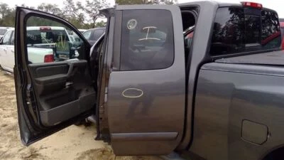 Puerta trasera del conductor cabina king con moldura lateral de carrocería para 04-15 TITAN 377090 Foto 1 de 4