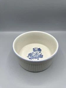 Tazón de gres acanalado Pfaltzgraff Yorktowne vintage EE. UU. azul blanco 406 - Imagen 1 de 6