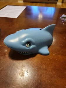 Vtg 1988 Shark Attack Board Game Replacement Part ~ MOTORIZED SHARK ONLY - Picture 1 of 3