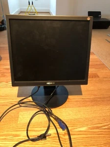 color monitor 15 inch screen sony - Picture 1 of 4