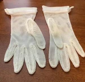 Vintage Crocheted Ladies Gloves - Picture 1 of 1