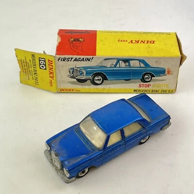 Винтажные игрушки Dinky в коробке No 160 Mercedes Benz 250 SE - Изображение 1 из 4