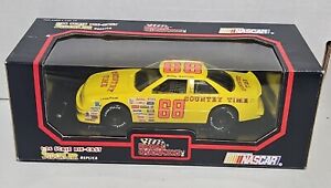 NEW 1992 RACING CHAMPIONS 1:24 NASCAR CAR BOBBY HAMILTON #68 COUNTRY TIME! r36