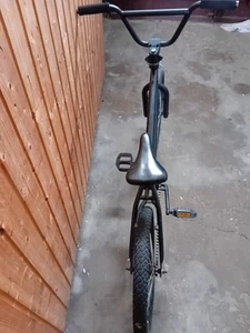 Schwarze Bmx Muss repariert werden - Bild 1 von 3