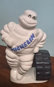 Omino MICHELIN Bibendum con ruota STATUA Ceramica Pubblicità h 27 cm - Picture 1 of 3