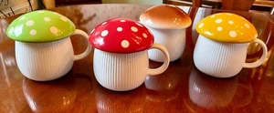 Juego de 4 tazas de café con champiñones cubiertas - Imagen 1 de 7