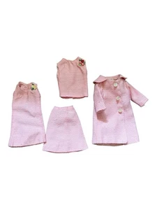 Poupée Barbie vintage clone mode taille rose robe chemise manteau jupe 4 pièces boutons pression MOD - Photo 1/16