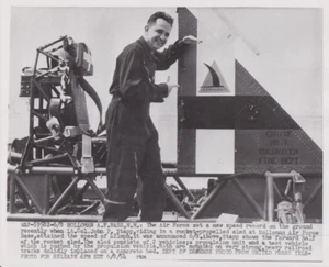 1954 Press Photo USAF Maj. John Stapp Sets Speed Record in Rocket Propelled Sled - Picture 1 of 2