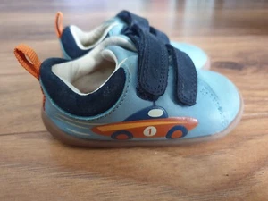 Boys CLARKS SHOES Size UK 3 G Infant - Picture 1 of 8