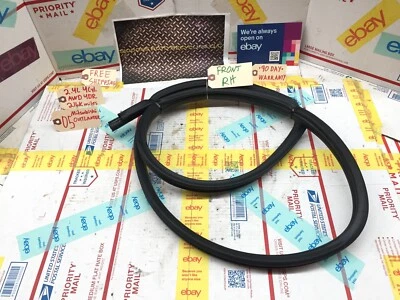 03-06 MITSUBISHI OUTLANDER PUERTA DELANTERA DERECHA PASAJERO TIRA METEOROLÓGICA BORDE SELLADO  Foto 1 de 4