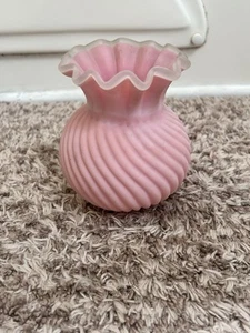 Victorian Boston And Sandwich Pink Peachblow Vase with Swirl & Ruffle 5.25” - Picture 1 of 9