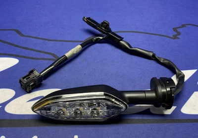 Señal de giro trasero izquierdo Yamaha YZF-R1/M/S 2015-2025 OEM 2CR-83330-10-00 Foto 1 de 4