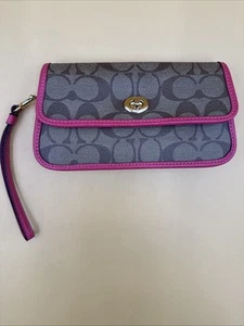 Coach Original Handy-Geldbörse aus charakteristischem Canvas und rosa Borte neu ohne Etikett! - Bild 1 von 16