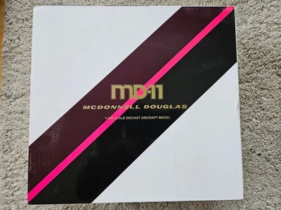 Casa JC Wings LH2076 McDonnell Douglas color MD-11 N211MD modelo escala 1:200 Foto 1 de 4