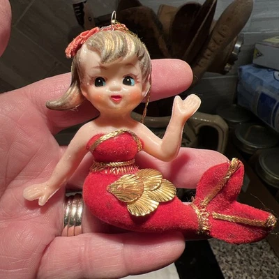 Raro adorno vintage de árbol de sirena rojo flocado de Navidad - años 60 Foto 1 de 4