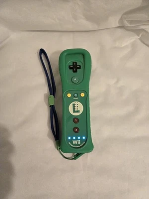 Official Wii Remote LUIGI Nintendo Motion Plus Wii U OEM Controller Tested  - Image 1 of 4