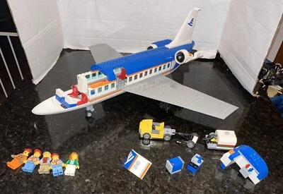 LEGO 60104 City: Airport Passenger Terminal - Not Complete - Image 1 of 4
