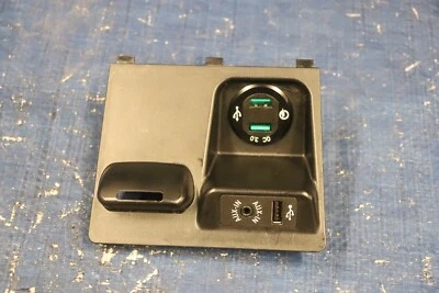 BMW X5 2016 SUV M Sport V8 4,4 L F15 AWD fabricante de equipos originales USB AUX enchufe con moldura #1273 Foto 1 de 4