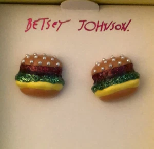 Betsey Johnson Gold Tone Hamburger Stud Earrings Faux Pearl Accents NIB - Picture 1 of 10