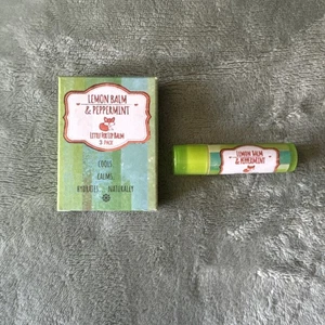 Little Fox Bálsamo Labial 3PK BÁLSAMO DE LIMÓN Y MENTA Enfría, Calma, Hidrata Naturalmente - Imagen 1 de 3