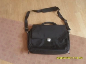 Sacoche / étui de transport pour ordinateur portable ANTLER noir avec bandoulière. 43x32x10 jamais utilisé - Photo 1/4