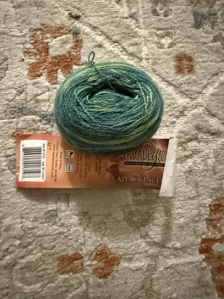 Hilo de pintura de encaje de alpaca en cascada color 9770 verde pintado a mano verde Foto 1 de 3