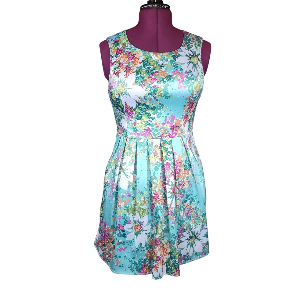 Vestido Niña Soleada Floral Talla Mediana Plisado Primavera San Valentín  Foto 1 de 4