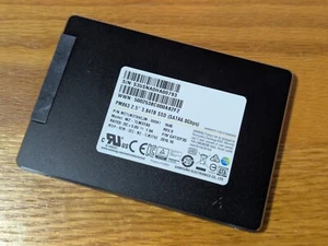Samsung 3.84TB PM863 2.5" SATA SSD MZ7LM3T8HCJM MZ-7LM3T80 - 99% Health - Afbeelding 1 van 5