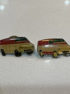 Zwei seltene Vintage Emaille 70er DODGE Good Time VAN Auto Hut Anstecknadeln - Bild 1 von 6