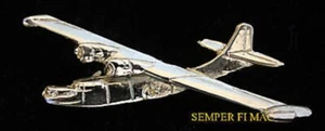 PBY CATALINA DORADO XL SOMBRERO DE SOLAPA PIN HECHO EN EE. UU. MARINA GUARDIA COSTERA HIDROAVIÓN - Imagen 1 de 1