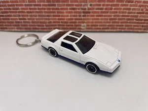 KEYCHAIN for 1984 PONTIAC FIREBIRD WHITE AUTO CAR KEYS CHAINS RING LANYARD - Bild 1 von 2